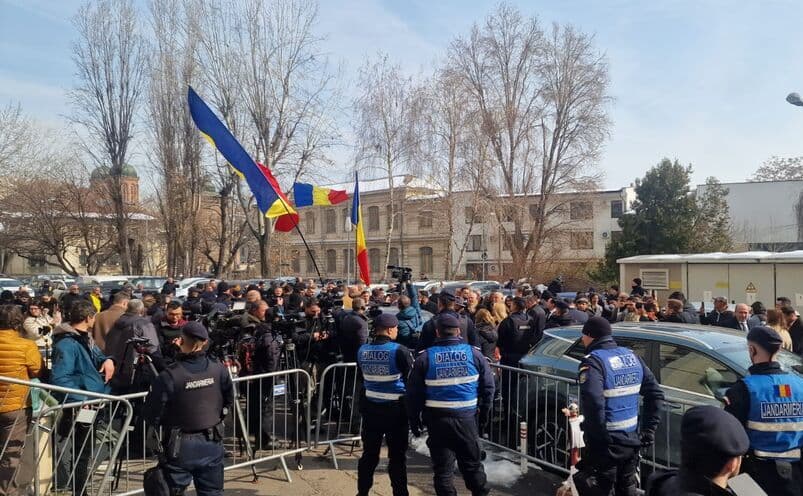 Susținătorii lui Călin Georgescu protestează la Parchetul General
