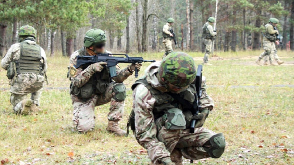 Țara din Europa în care devine obligatorie pregătirea militară, după terminarea liceului. Ce a stat la baza deciziei