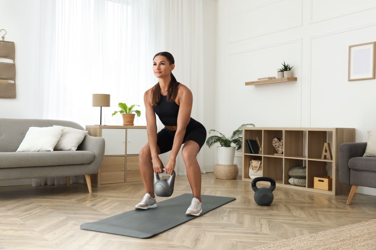 Top 8 tipuri de exerciții cu kettlebell pentru întregul corp
