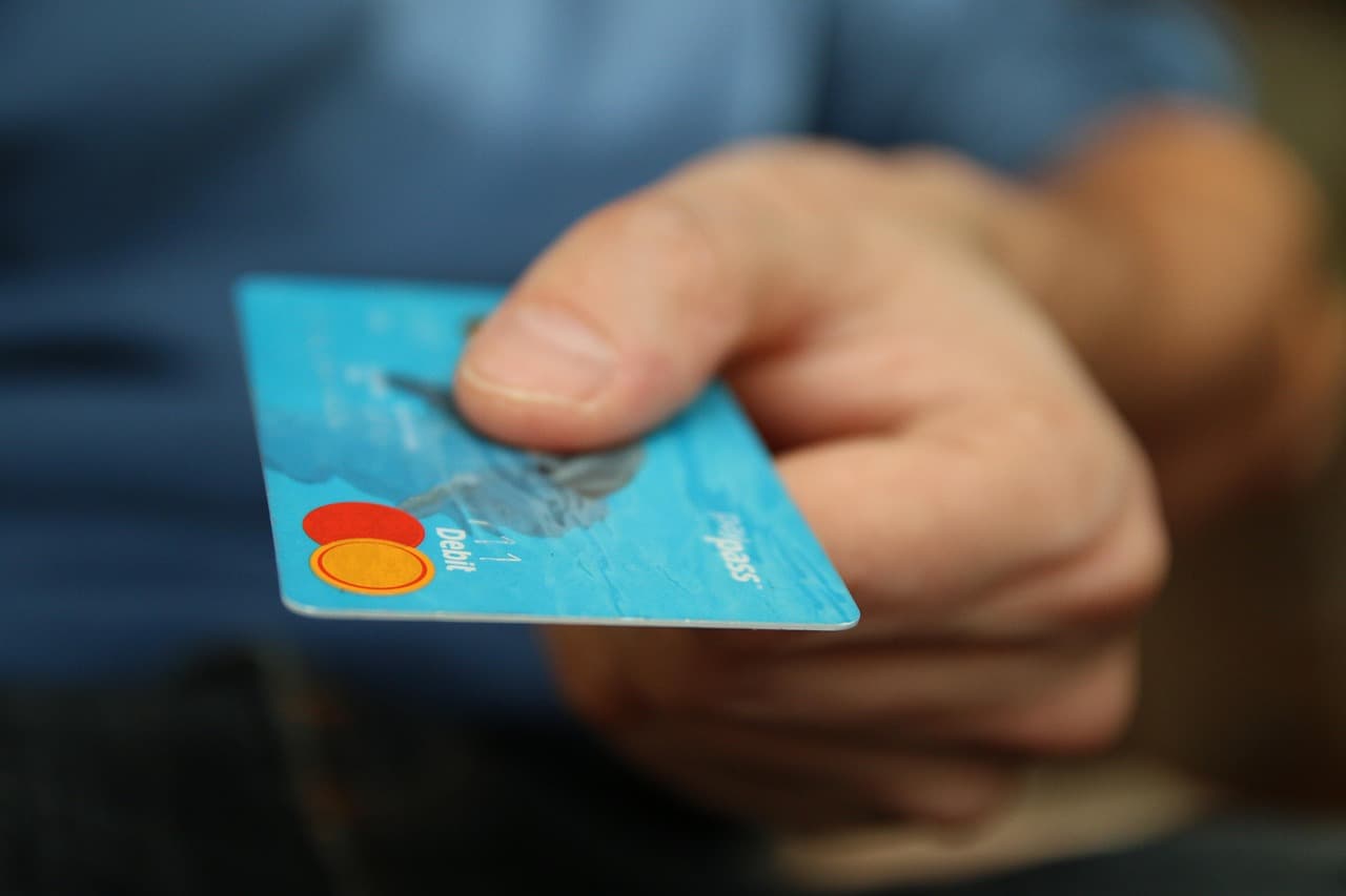 Top bănci cu dobânzi la depozite în 2025: randamente nete şi comisioane ascunse
