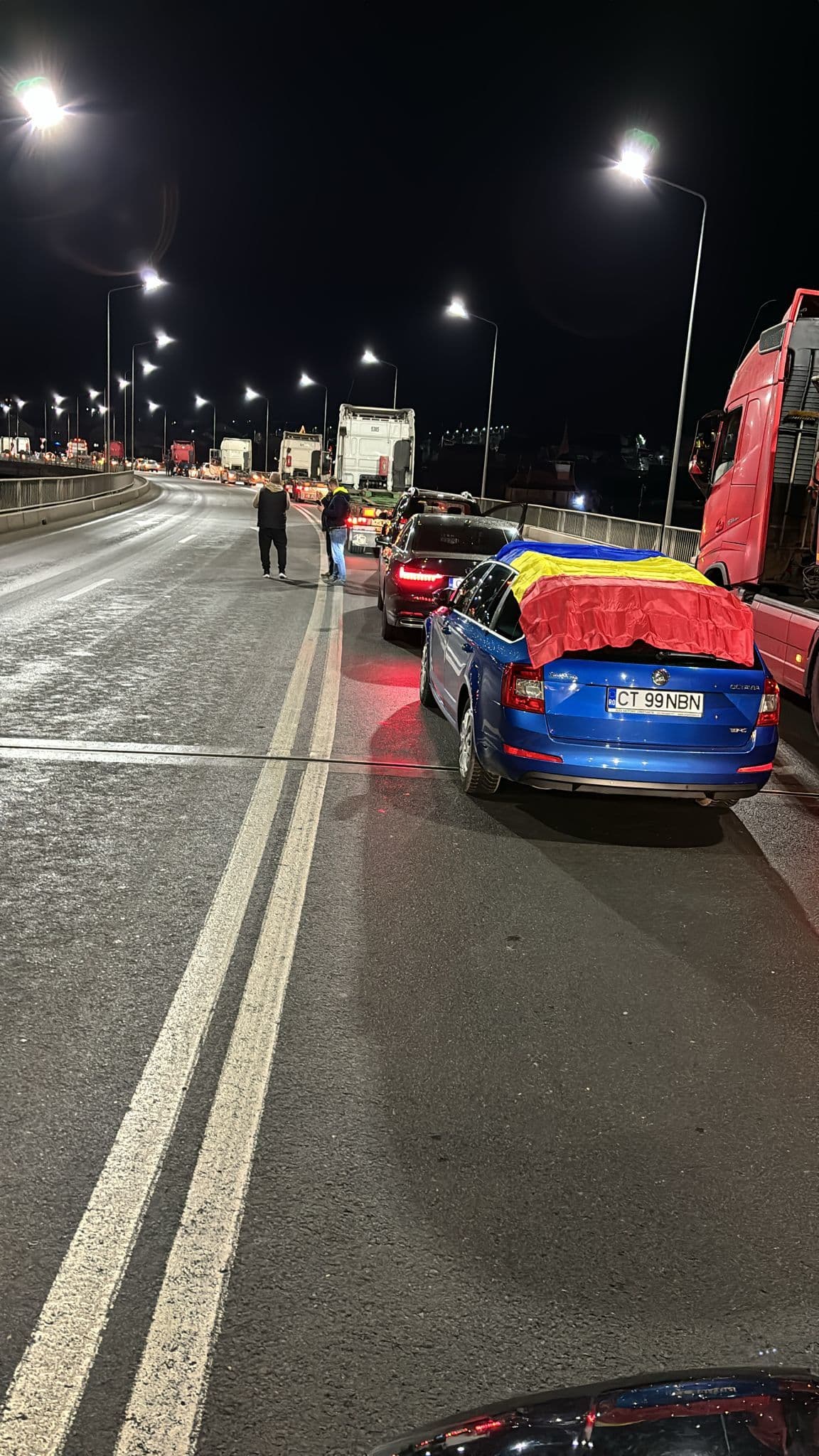 Transportatorii au blocat din nou una dintre intrările în Portul Constanţa