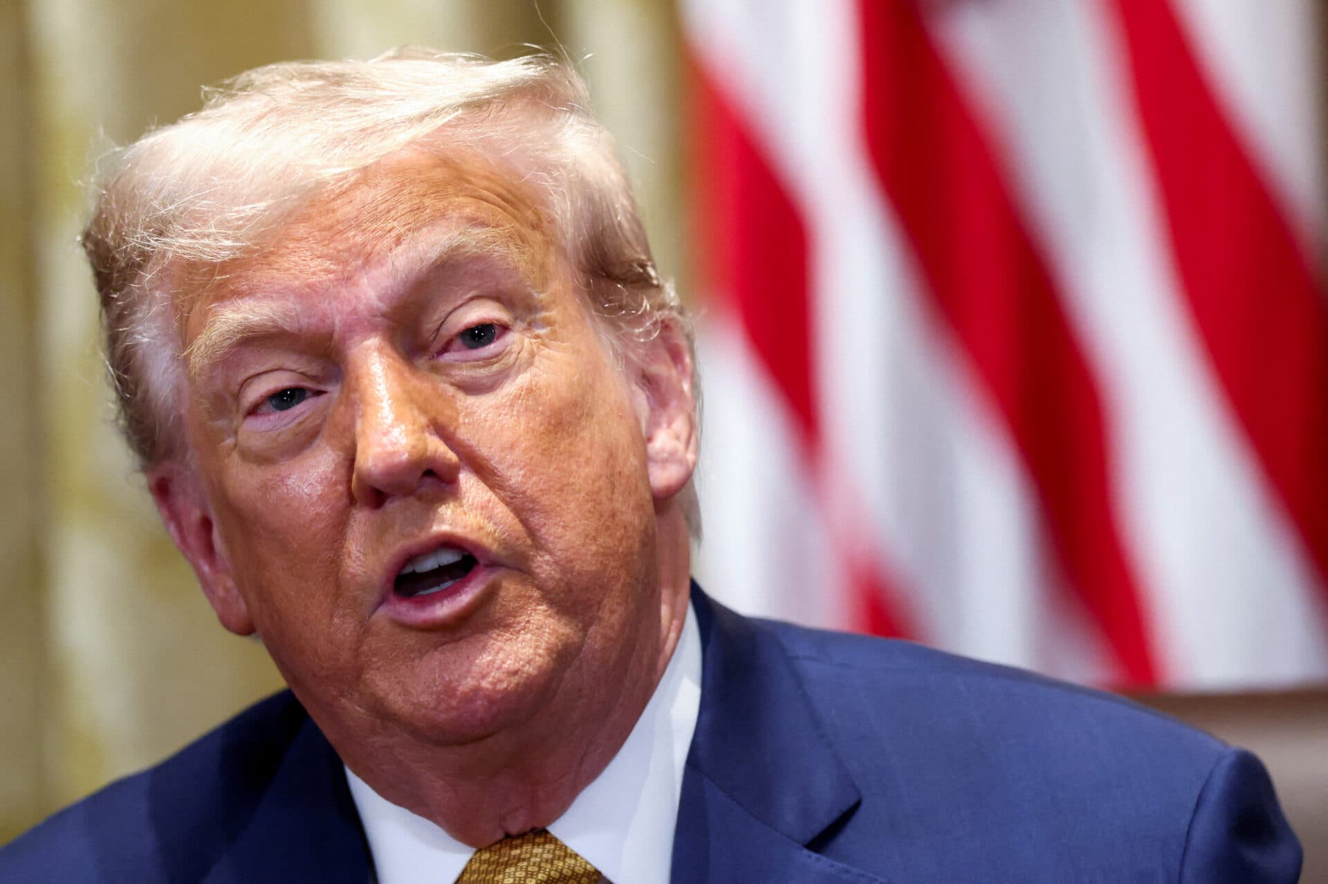Trump, către iranienii din stradă: Continuați, ajutorul e pe drum