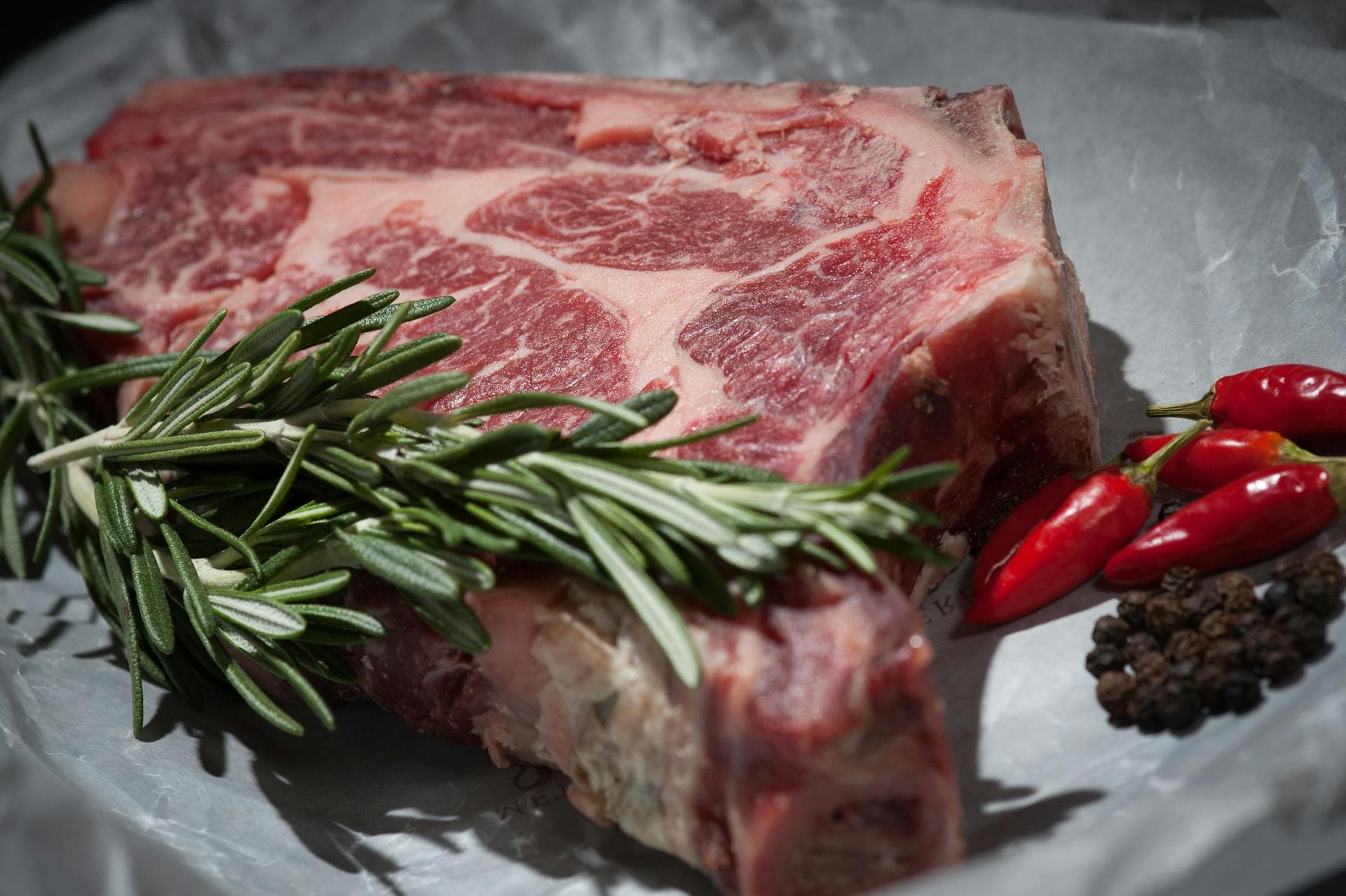UE ajunge la un acord pentru întărirea poziției fermierilor în lanțul alimentar