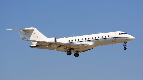 Un avion privat a plecat din Florida către București. Nu se știe cine e la bord