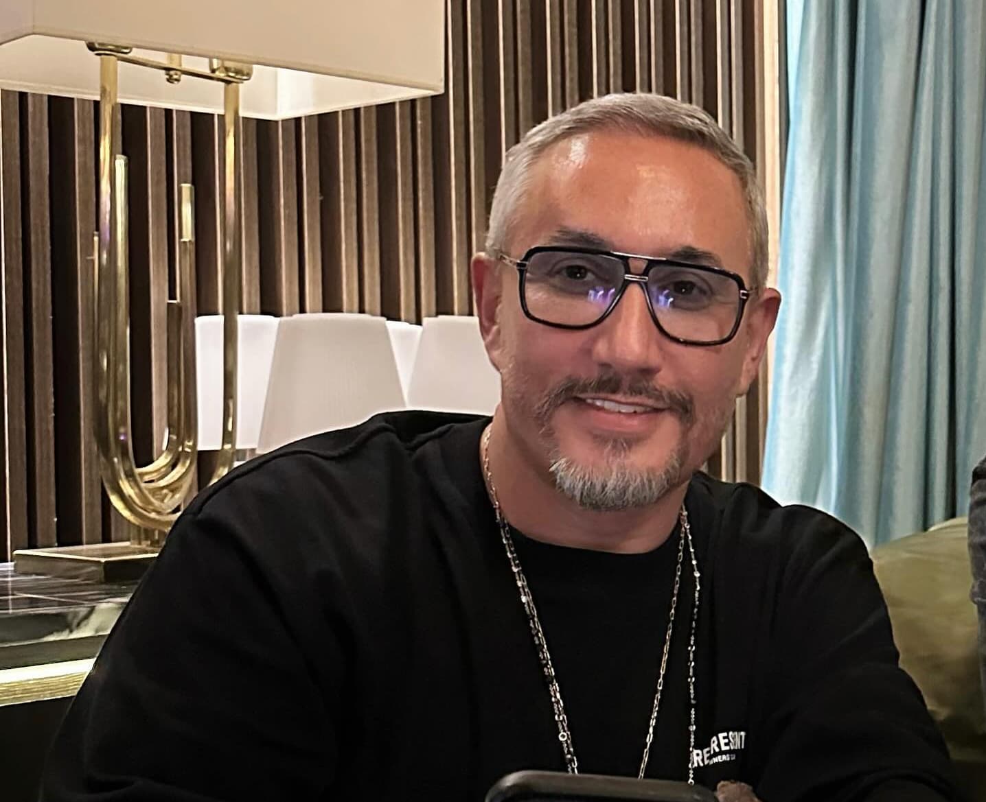 Unde își ține banii Joshua Castellano, patronul multor cluburi din istoria Capitalei: ”Îmi place România. Banii trebuie să rămână aici!”