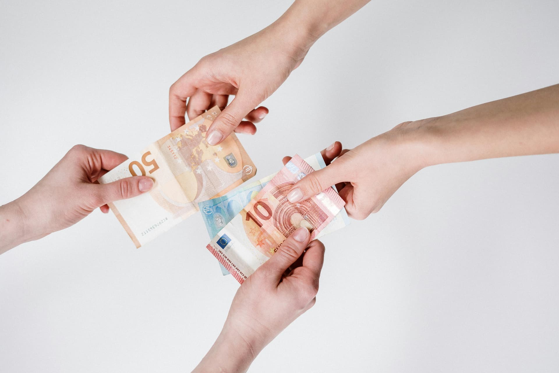 O nouă lege anticorupție pentru toată Europa. Pedepsele cresc, la fel și amenzile pentru companii