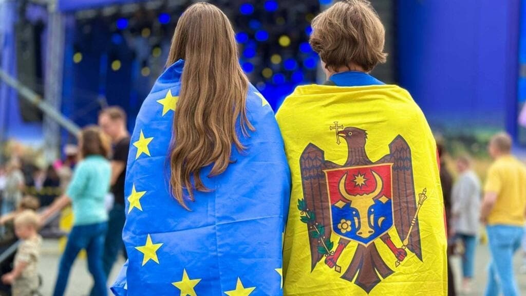 Încep negocierile de aderare la UE a Republicii Moldova şi Ucrainei