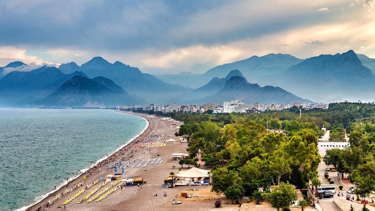 Vacanță în Turcia? Mare atenție, mii de hoteluri au fost închise!