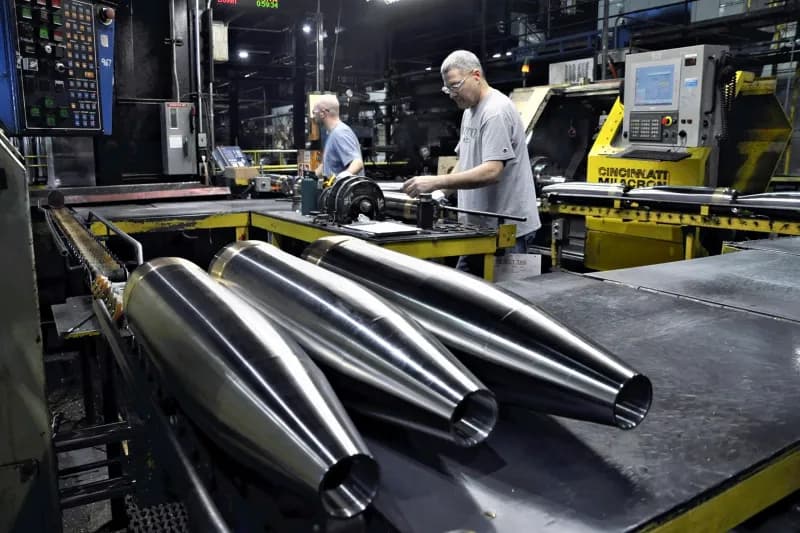Vânzările producătorilor de arme au atins un nou record global