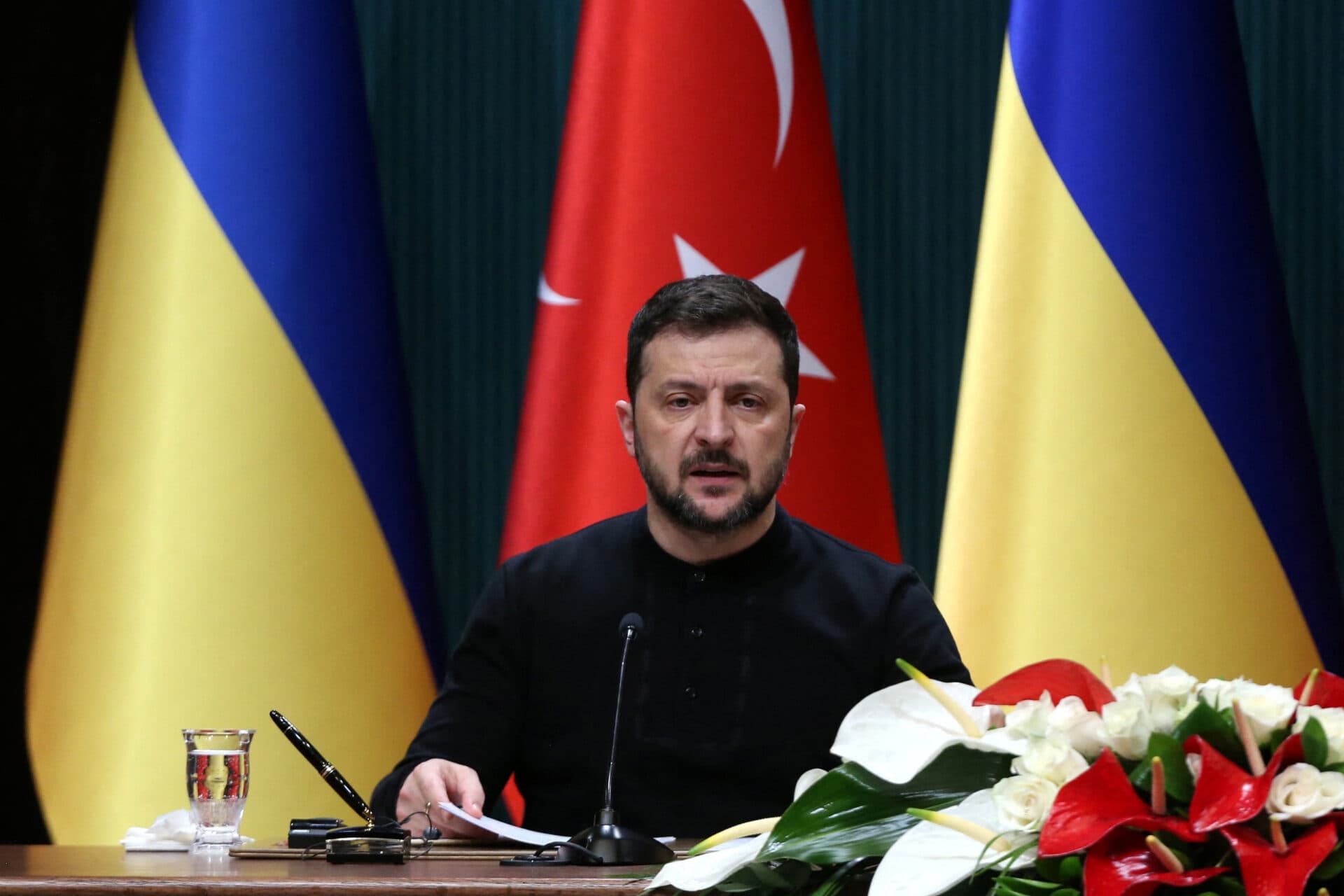 Zelenski: "Trei ani de rezistență. Mândru de Ucraina!"