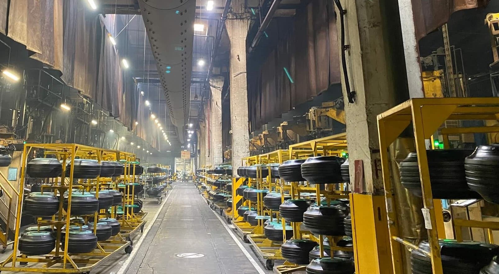 Fabrica Nokian Tyres din Oradea produce peste așteptări. Producția se dublează în 2026 și devine motorul creșterii companiei în Europa