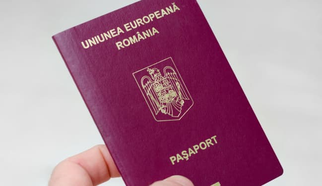 Pașaportul românesc, în topul mondial. Românii pot călători fără viză în 178 de destinații