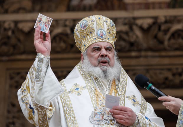 Cât câștigă, de fapt, un preot în România. Noile salarii ajung la 6.560 de lei brut. Ce salariu are Patriarhul Daniel?