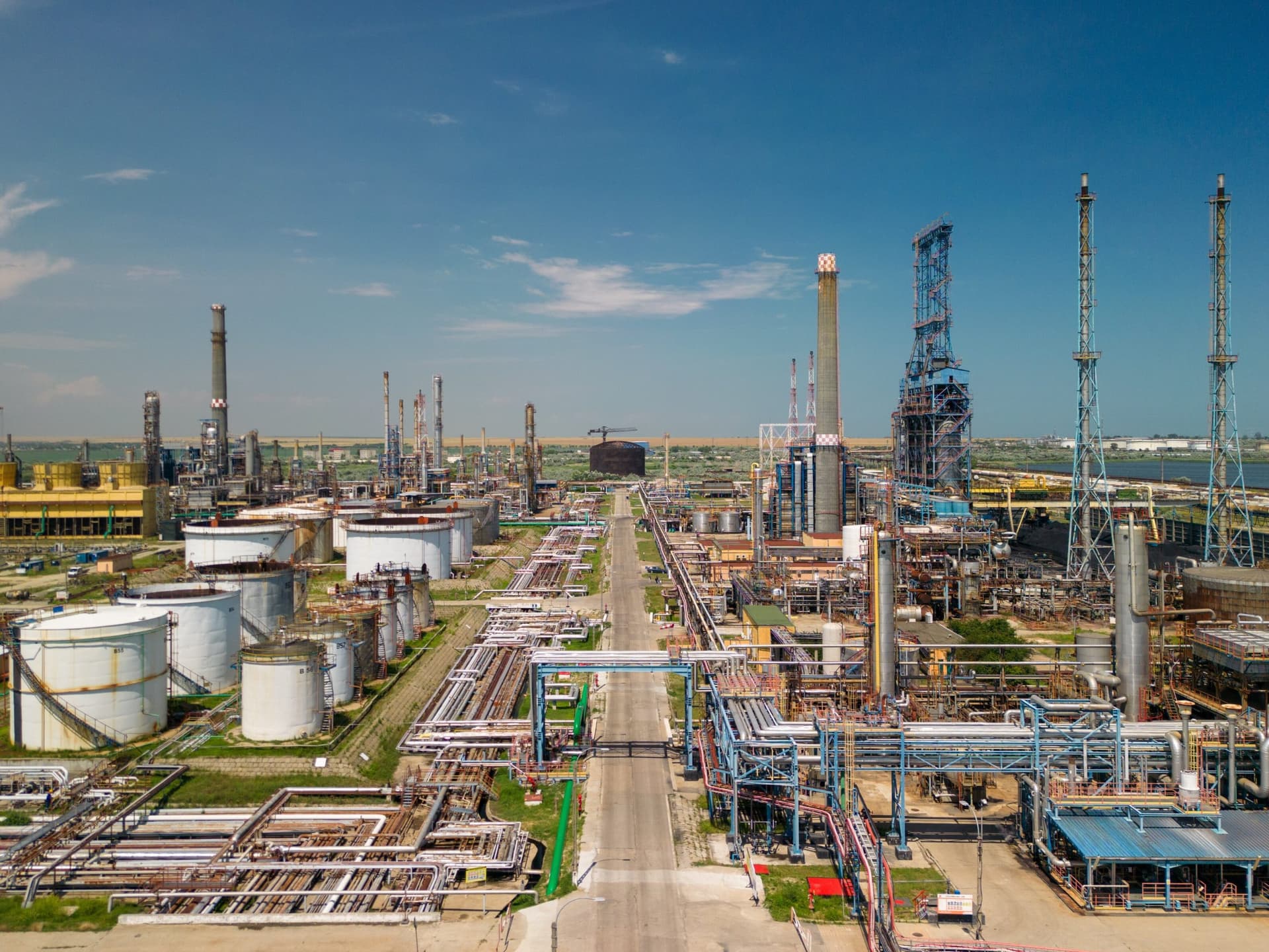 România se apropie de un test major de securitate energetică. Ce se întâmplă dacă petrolul din Kazahstan nu mai ajunge la Petromidia