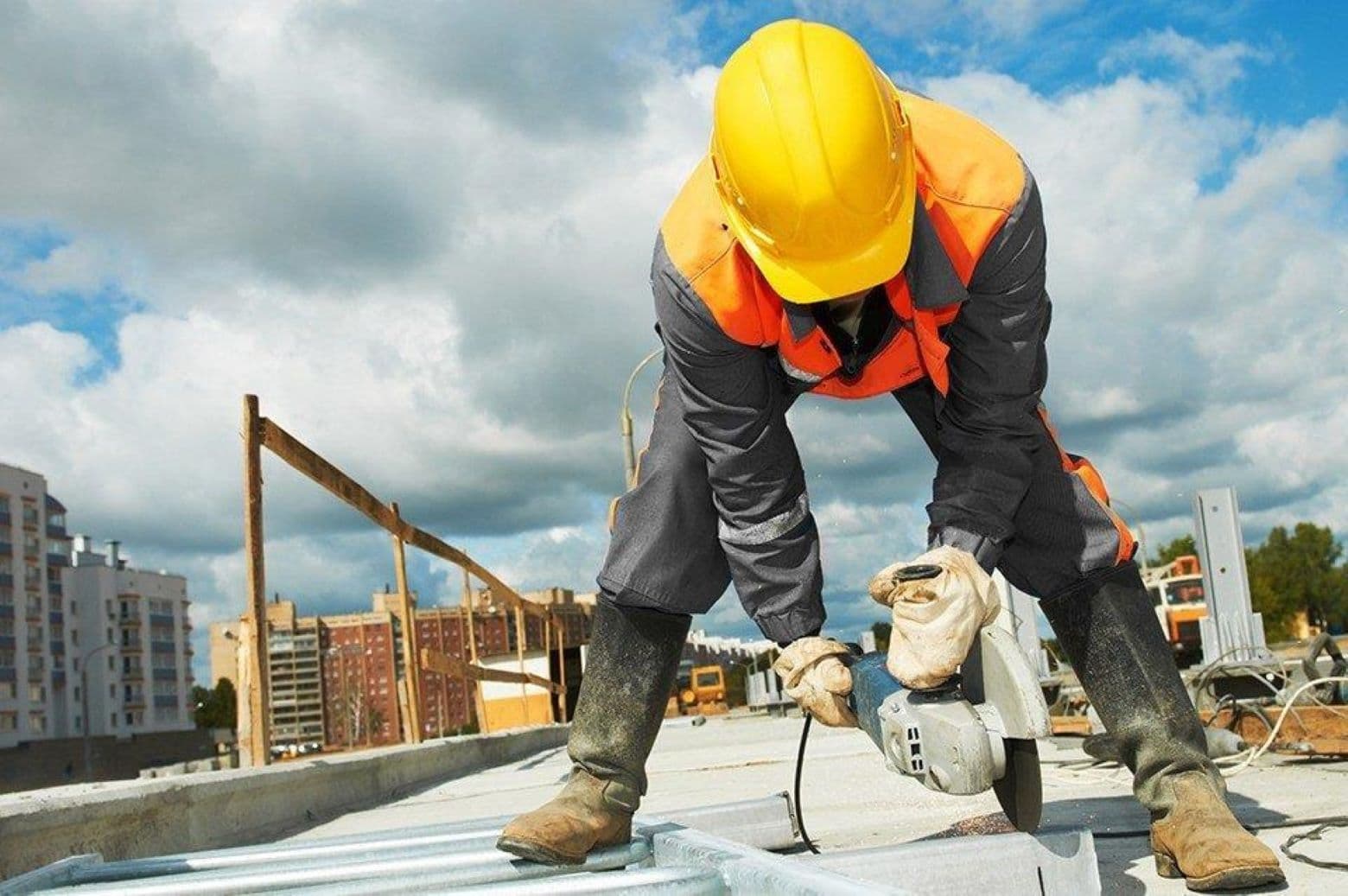 Chinezii câștigă teren în România. O companie de stat din China va construi unul dintre cele mai mari proiecte fotovoltaice din țară