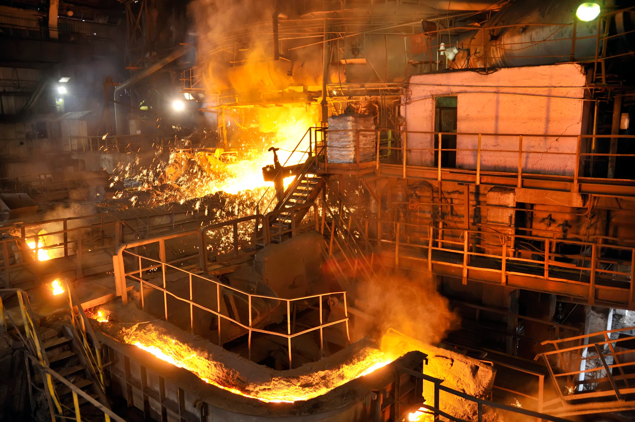 Marii consumatori de energie ai României tac în plină criză. Niciun gigant industrial nu a anunțat reducerea consumului