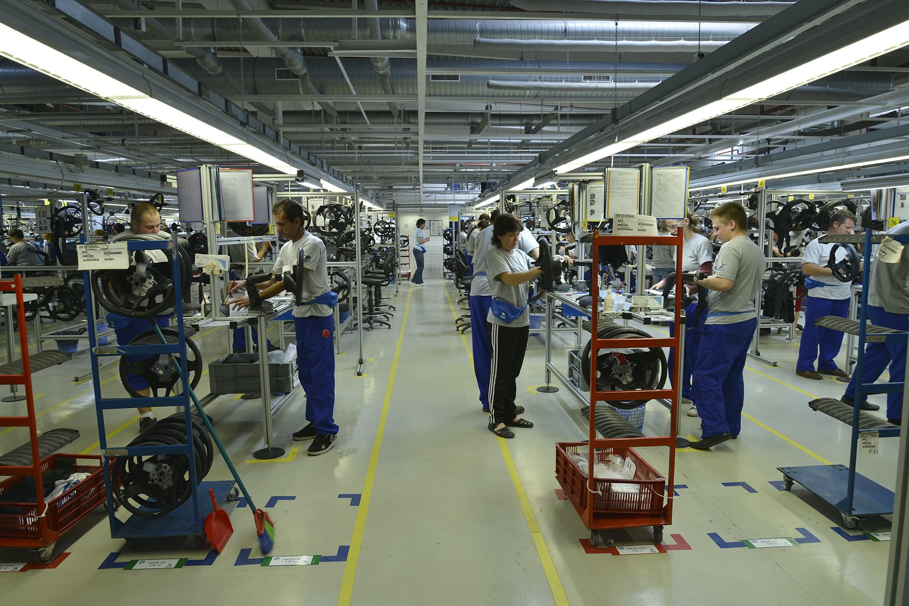 România, următoarea victimă a crizei din industria auto europeană. Fabricile de componente sunt în prima linie a concedierilor