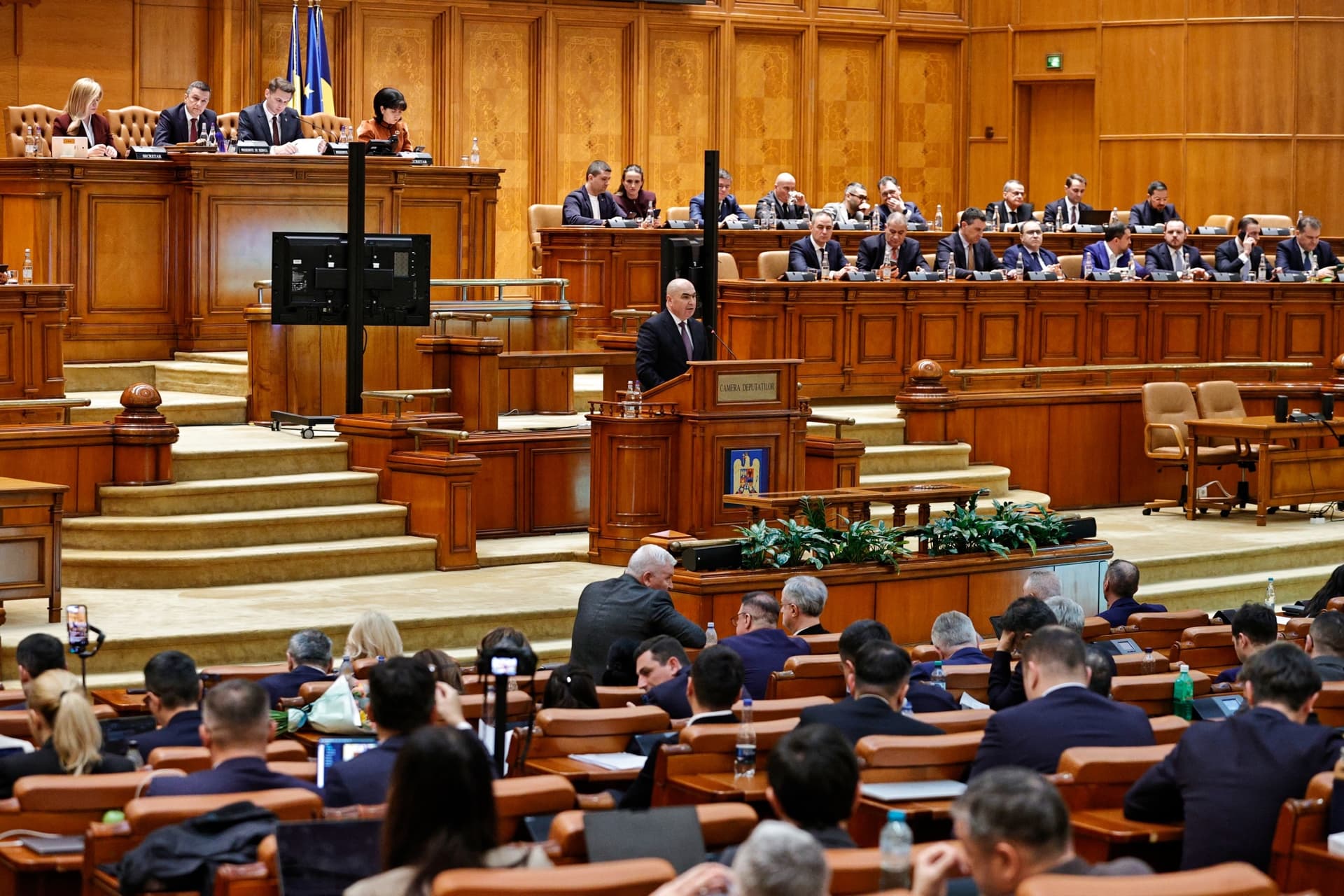 Legea salarizării intră în linie dreaptă. Proiectul care ar trebui să respecte PNRR și constrângerile bugetare, pe masa partidelor