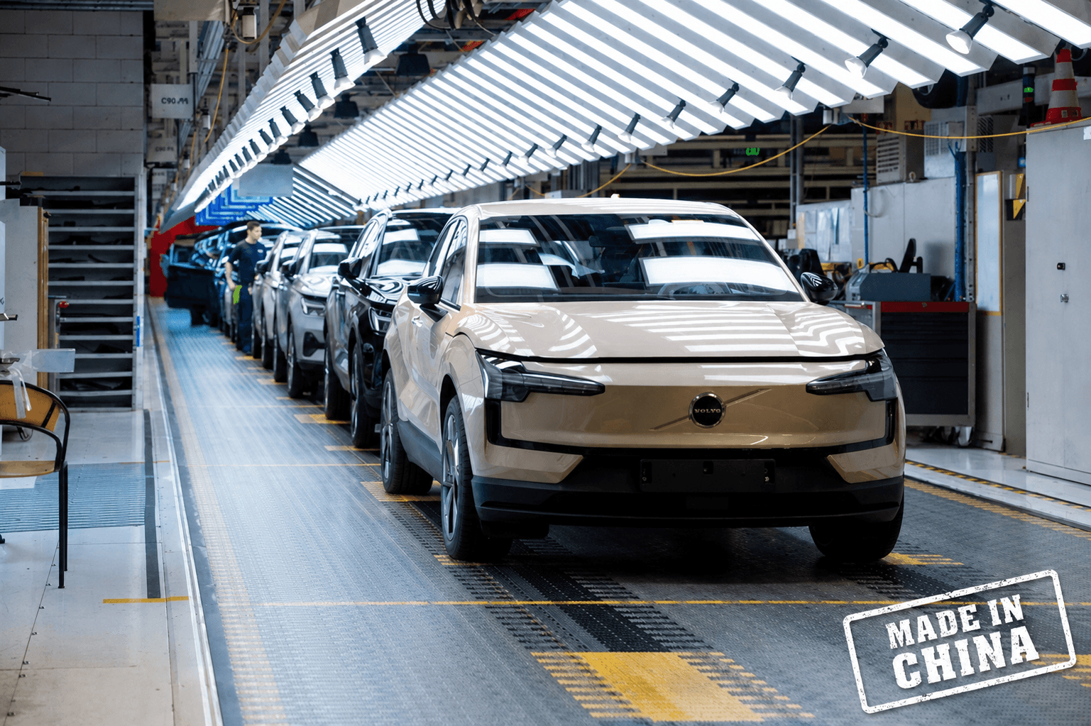 Volvo va produce mașini chinezești în fabricile sale din Europa. Geely schimbă strategia și atacă direct piața premium