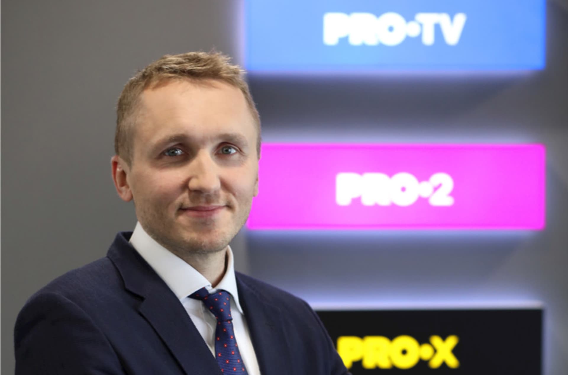 Șeful PRO TV pleacă după aproape 13 ani! Cine este noul boss al postului și ce alte plecări se pregătesc