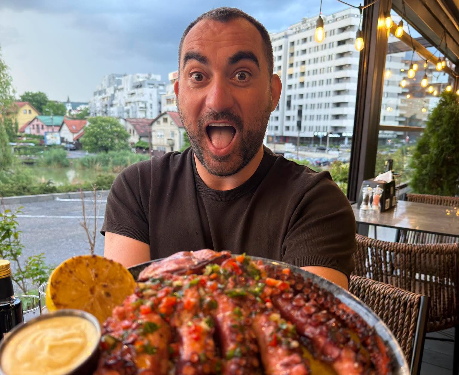 Pescobar, omul care a avut și restaurante închise, devine „Salvatorul localurilor” la PRO TV. Show nou inspirat din „Kitchen Nightmares”