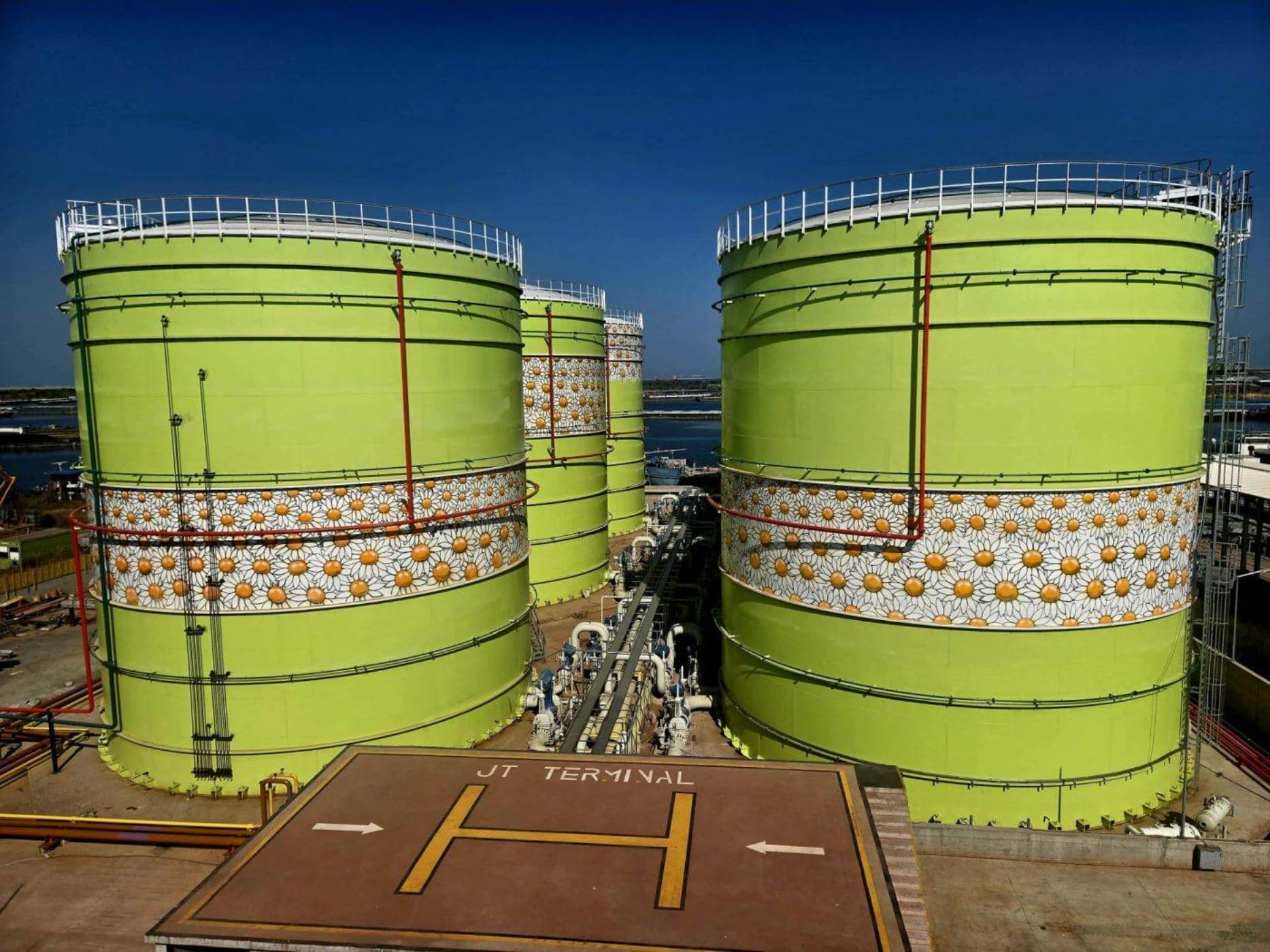 O nouă „poartă” pentru carburanții în România și spre țările vecine. 30 de milioane de euro, investiți în primul terminal privat românesc de produse petroliere