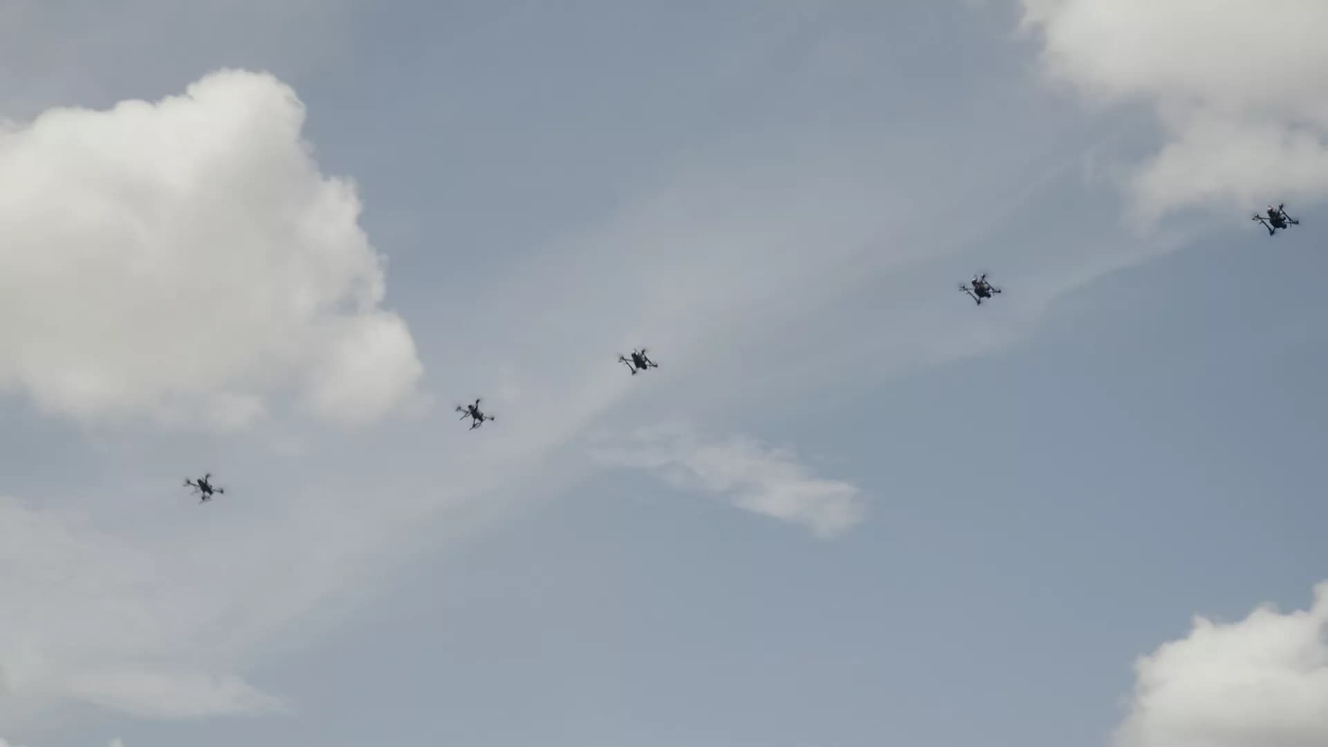 Alertă în nord-estul României. Dronă venită dinspre Republica Moldova, RO-Alert în cinci județe și zboruri suspendate la Iași