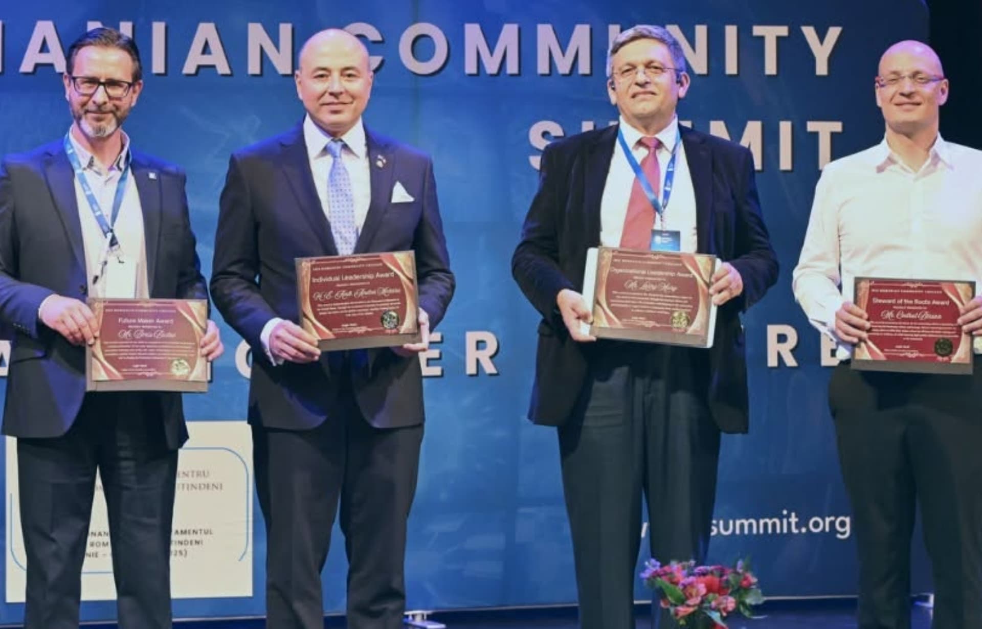 Summitul Comunității Române la Chicago. Andreea Răducan, Hans Klemm și Ben Toma susțin românii care au făcut performanță în America