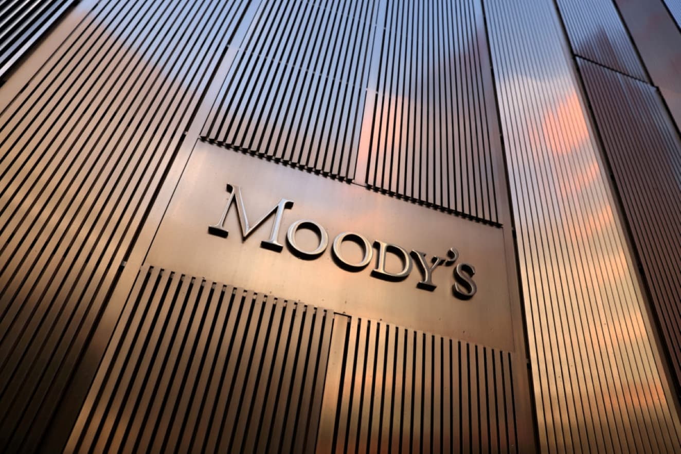 Până să se pronunțe S&P, ne avertizează Moody’s: Criza politică a devenit determinantă pentru ratingul României