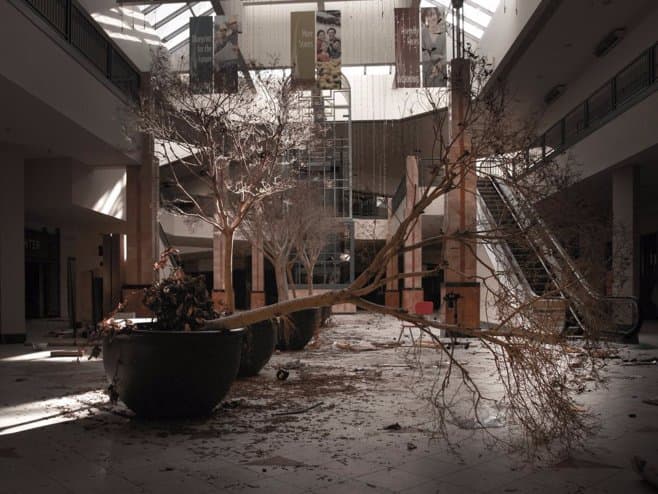 Fotografiile care demonstrează sfârşitul mall-urilor. Peste 6400 de magazine se vor închide anul viitor - GALERIE FOTO