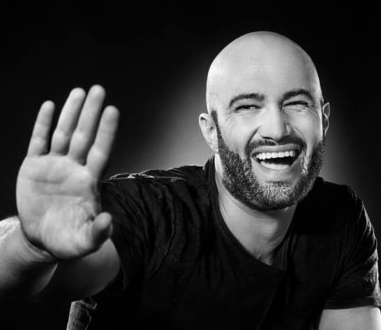 A început procesul dintre Antena 1 versus Mihai Bendeac! Postul îi cere daune de sute de mii de euro