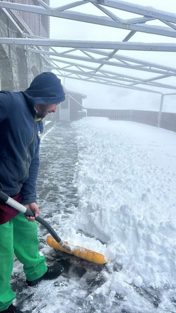 A venit iarna. Stratul de zăpada are 15 cm la Bâlea Lac