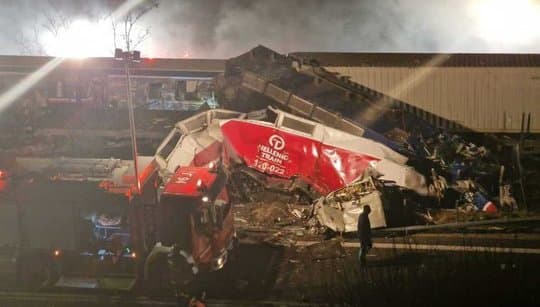 UPDATE: Accident groaznic în Grecia. 36 de morți și 85 de răniți, după ce două trenuri s-au ciocnit. FOTO&VIDEO