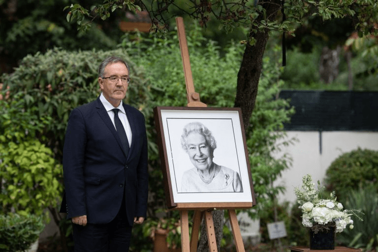 Ambasadorul Marii Britanii la București: Majestatea Sa, Regina, „cunoştea profund România”. Regele Charles al III-lea este „un mare prieten al României”