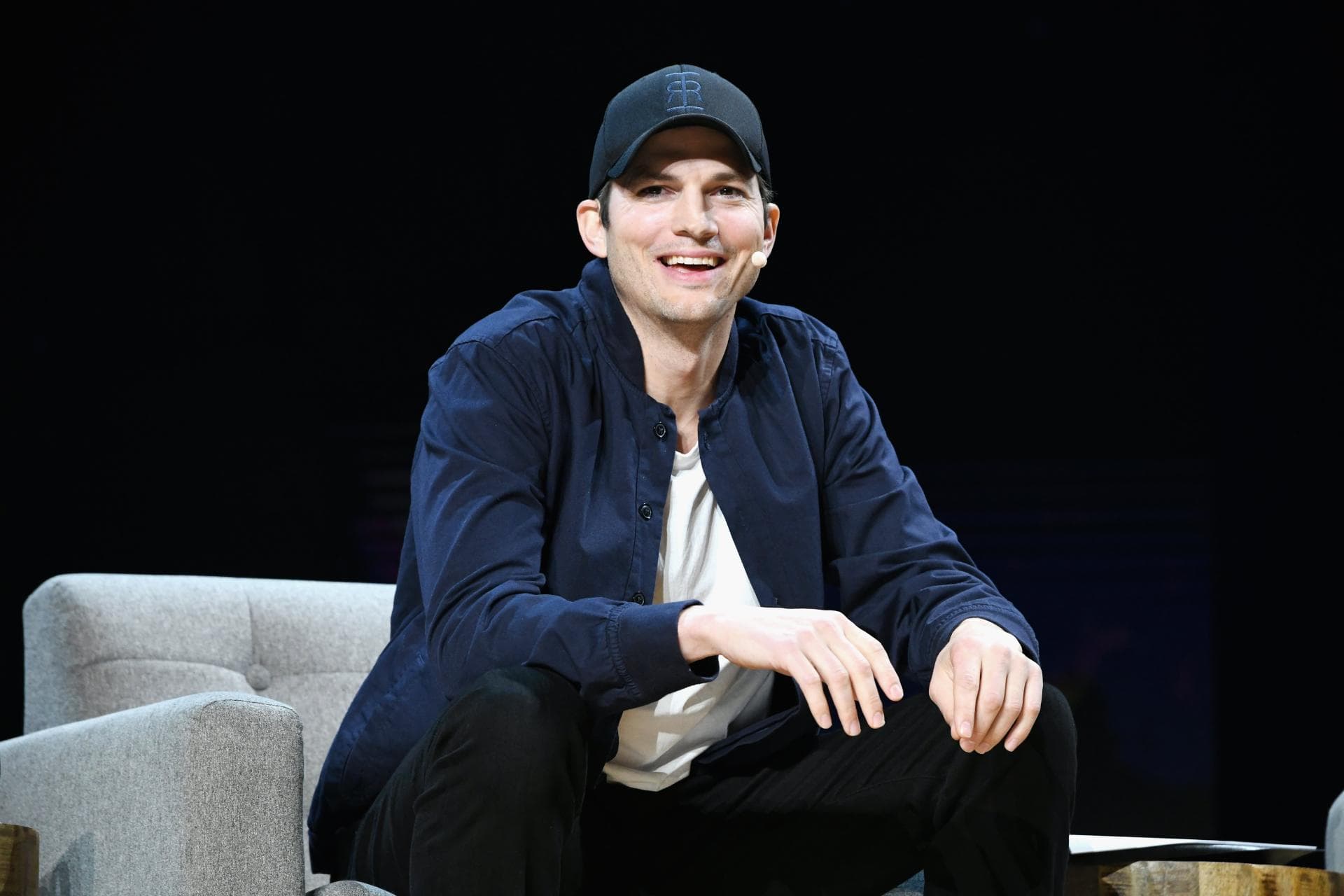 De la actor la investitor! Ashton Kutcher și afacerile prin care a transformat 30 de milioane în 250 de milioane de dolari