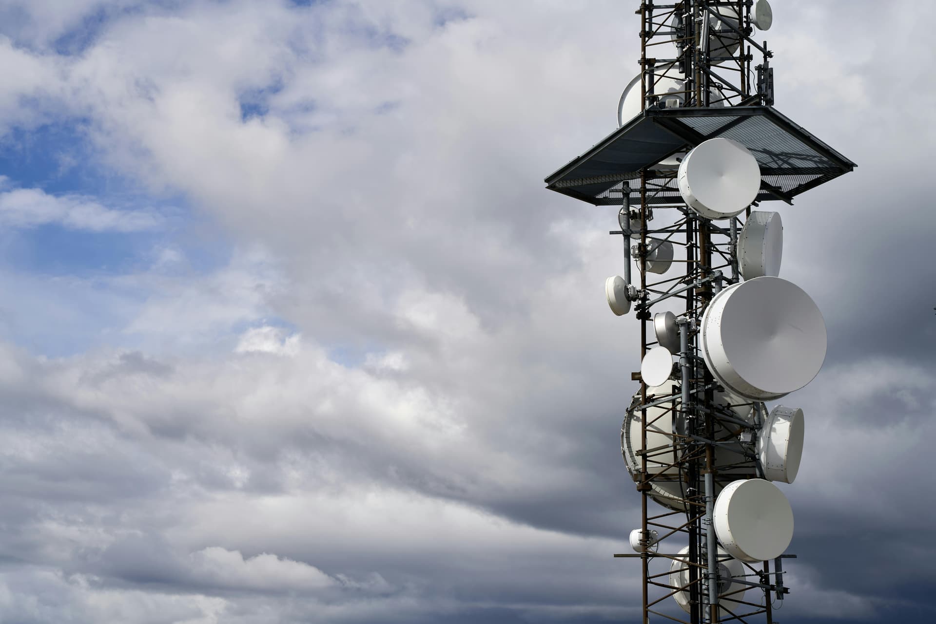 Avocatul general al CJUE spune că statele UE pot exclude echipamente telecom din motive de securitate națională, dar nu pe baza unei suspiciuni generale
