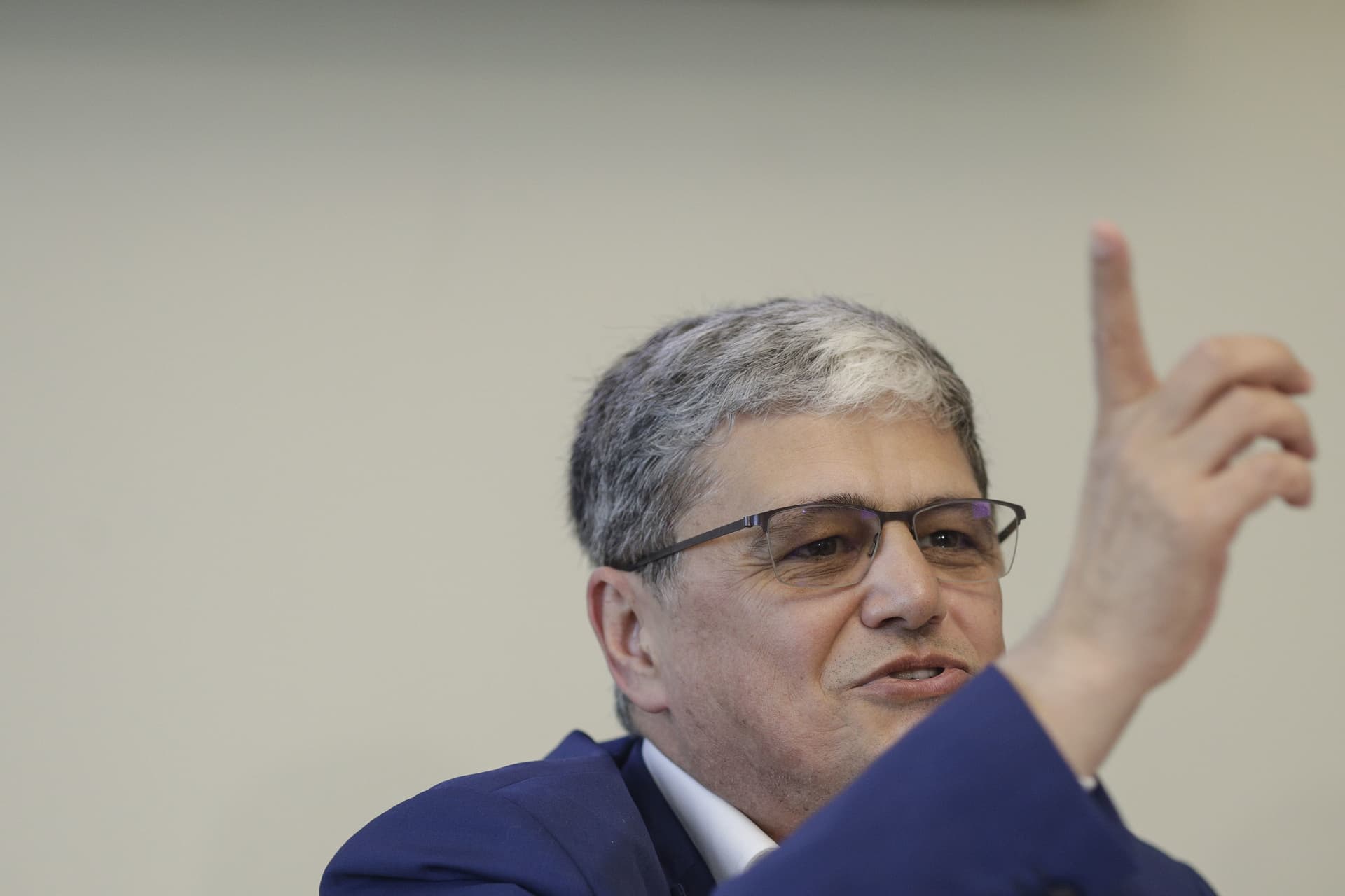 Boloş, după discuţiile cu protestatarii: Zona aceasta de revendicări care ţine de decizia Comisiei Europene trebuie prezentată CE / Subvenţiile prin plăţile directe care se fac din fondurile europene în valoare de 13 miliarde de euro ar fi periclitate