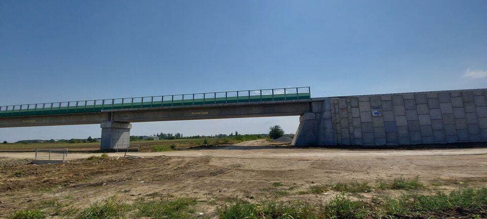 Calea ferată către aeroportul OTOPENI este aproape gata! IMAGINI spectaculoase cu noua construcție