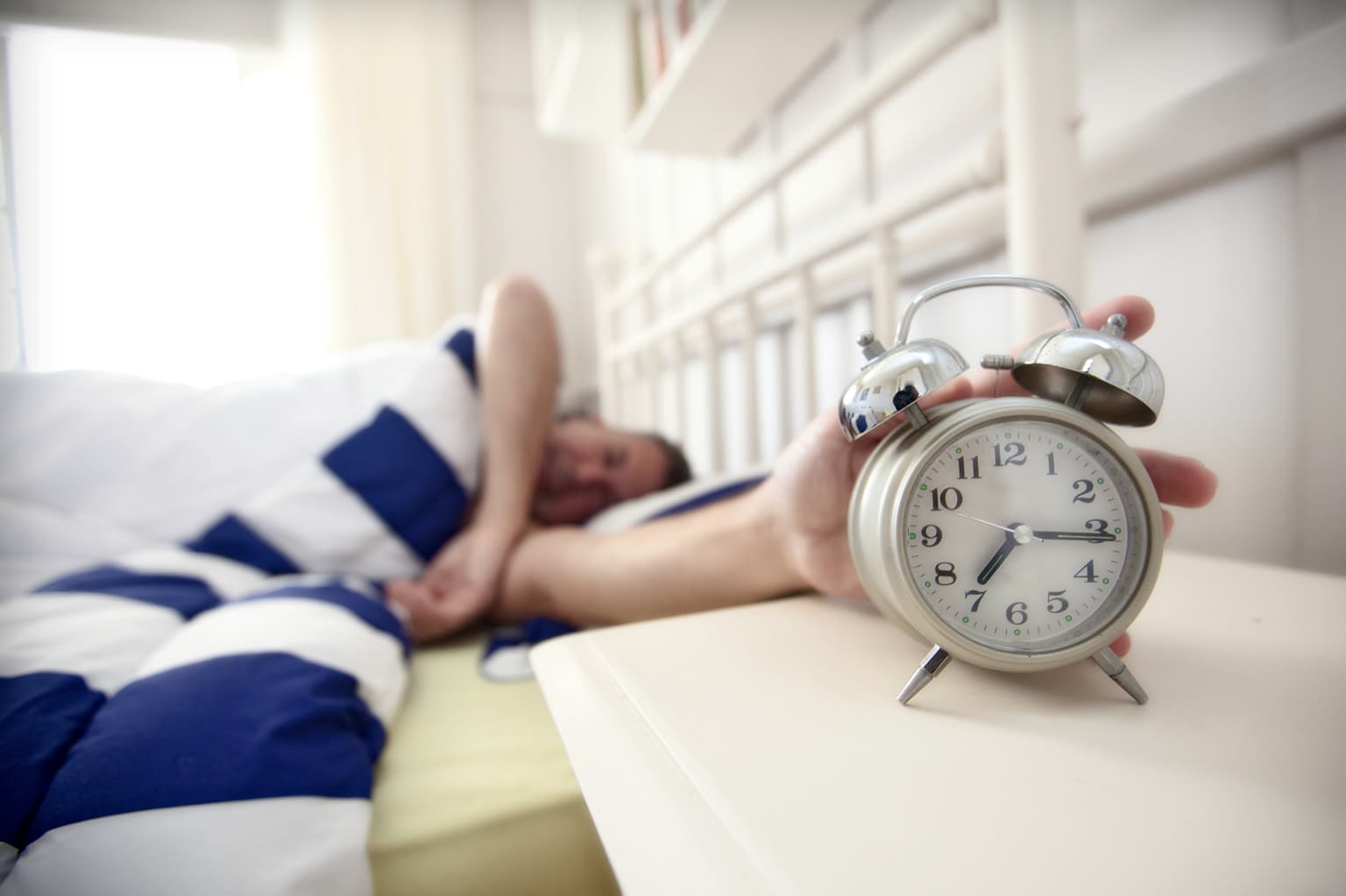 Când trece România la ora de iarnă în 2025