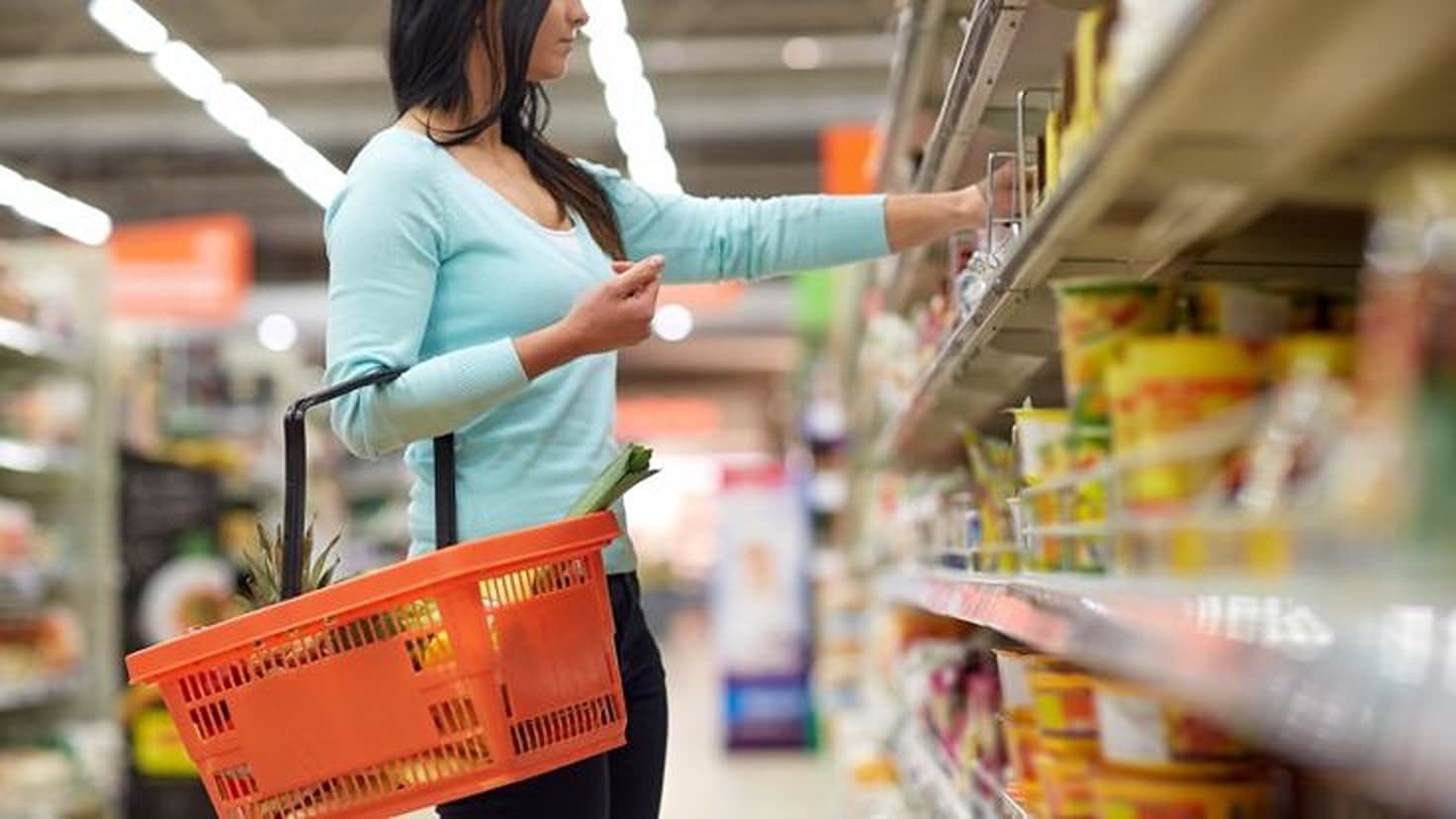 Cât de mult au crescut prețurile în 2025. Ce s-a scumpit cu peste 60%