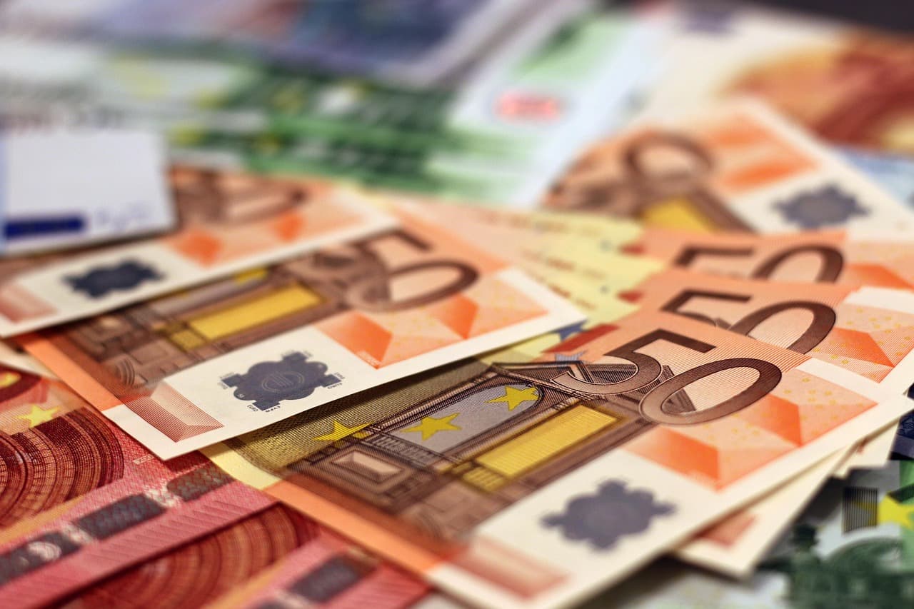 Ce ar face românii cu un milion de euro? Sfaturile neașteptate primite de un bărbat care susține că a câștigat această sumă