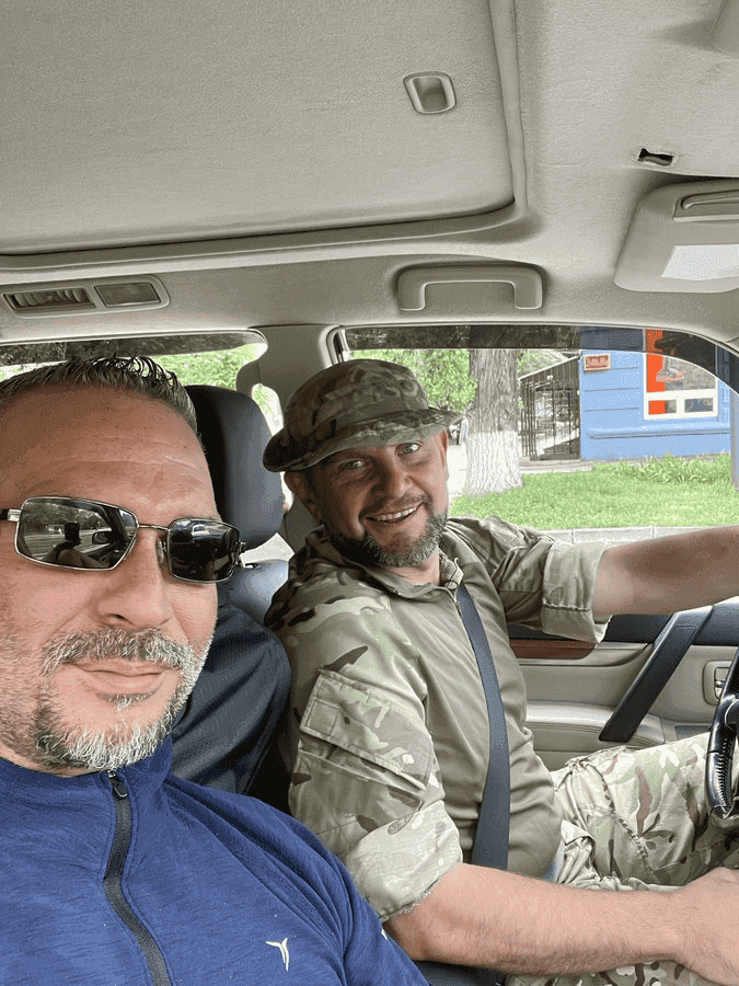Cel mai cunoscut militar american ce-a luptat împotriva rușilor s-a întors în Ucraina: „Aud că afacerile merg trăznet! Sunt all in”