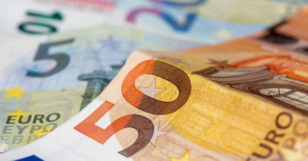 Cele mai populare bancnote euro sunt retrase din circulație