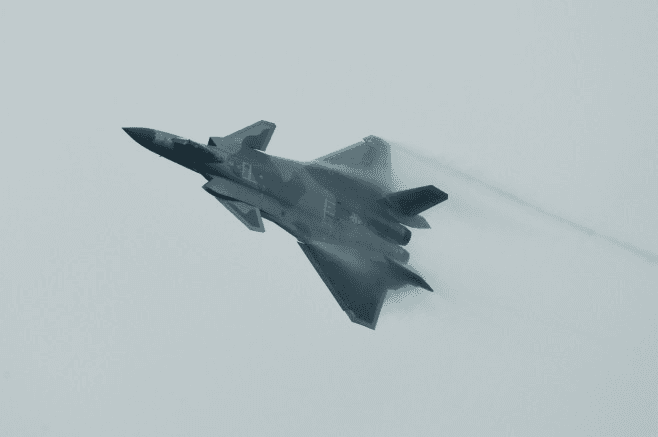 China și-a prezentat misterioasele avioane invizibile de ultimă generație