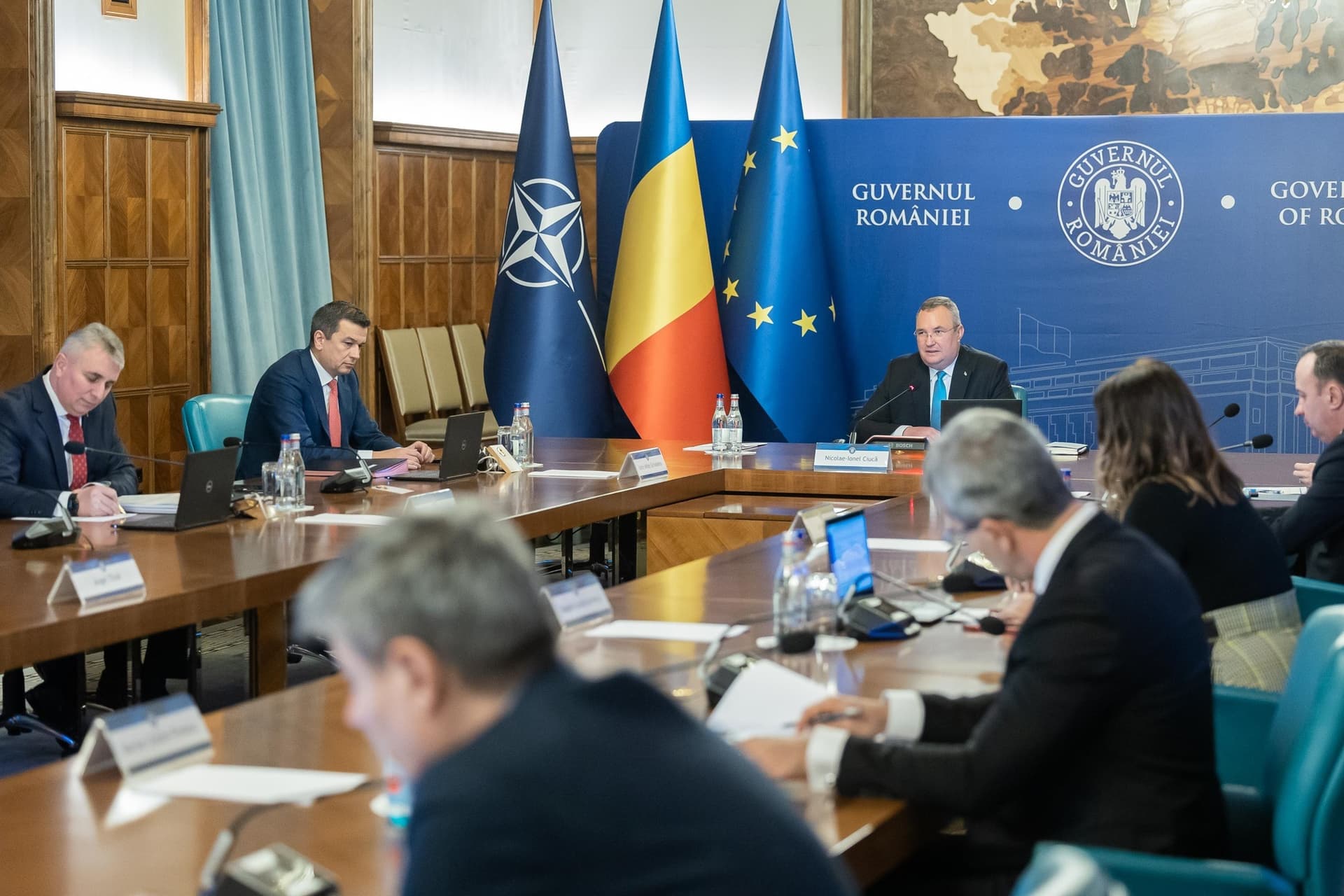 Ciucă: Am depăşit în 2022 suma pe care ne-o stabilisem ca obiectiv, am reuşit o absorbţie de 11,3 mld. euro, cea mai mare a României/ Avem toate premisele ca şi în 2023 să atragem şi mai mulţi bani europeni