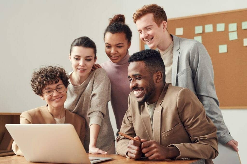 Clientul tău, grija ta! Iată de ce să urmezi un training în vânzări Customer Care