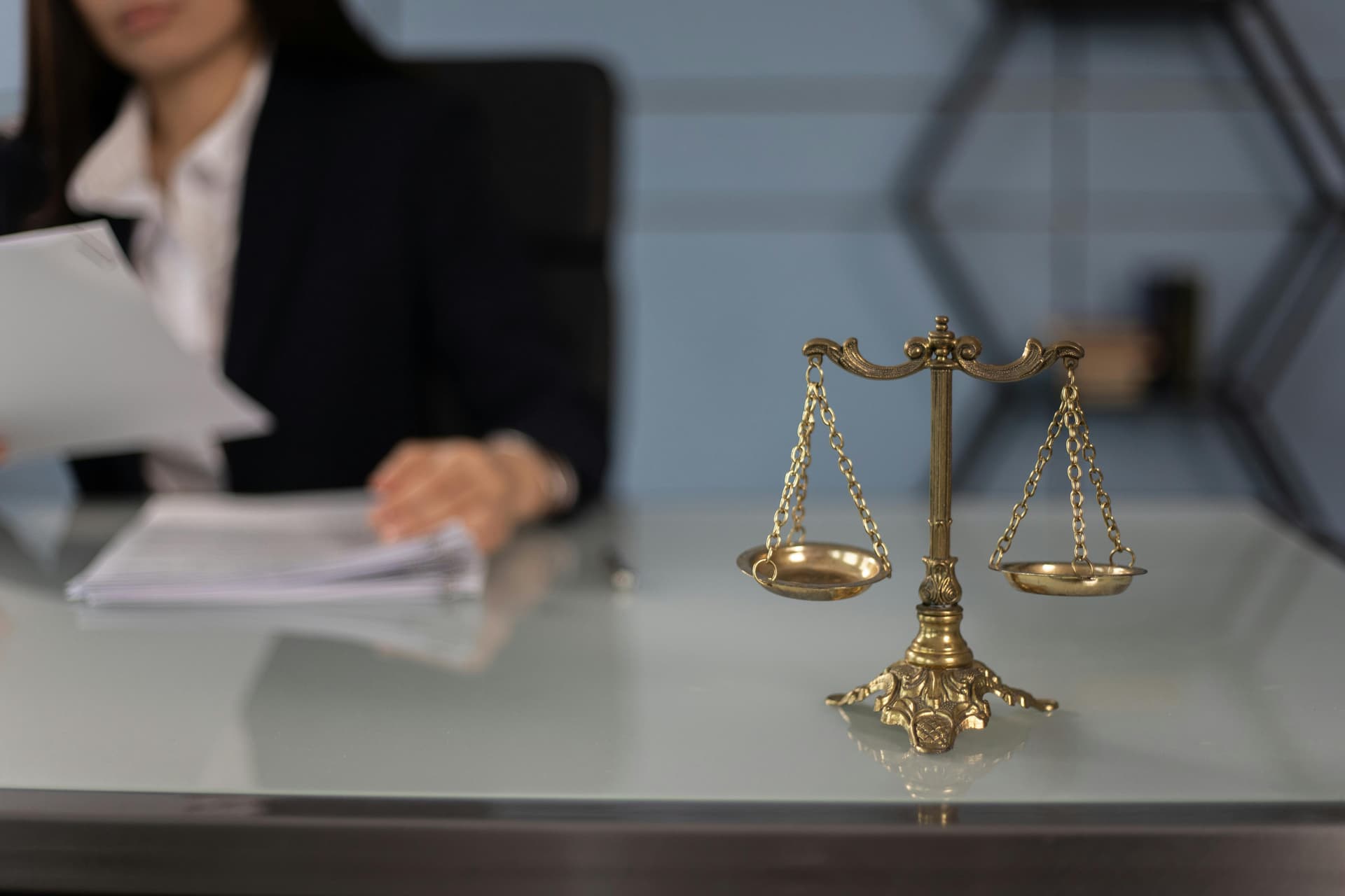 Comisia Europeană acuză România de transpunerea incompletă a normelor UE privind ajutorul judiciar