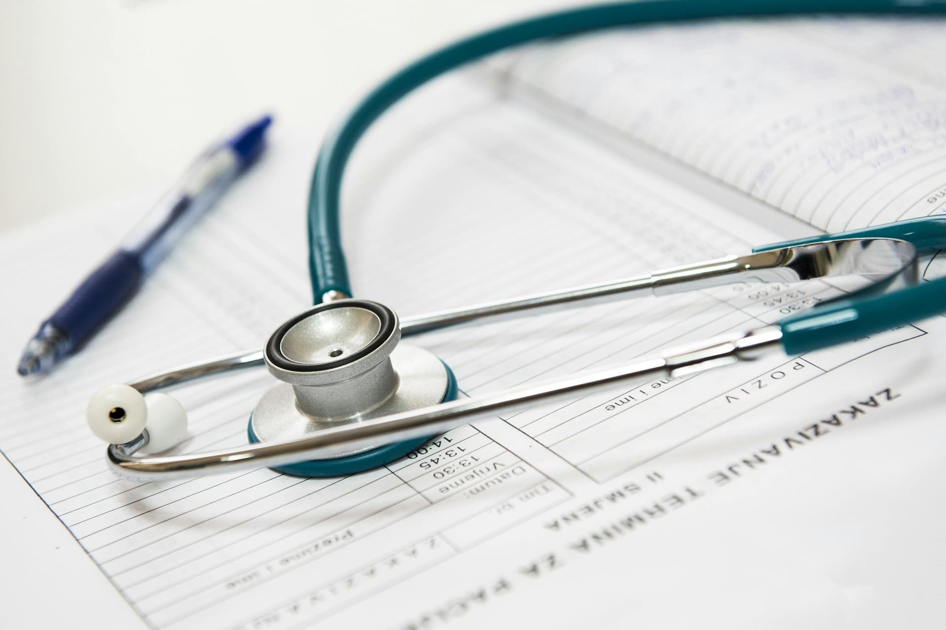 Comisia Europeană închide ancheta Edwards privind posibile restricții asupra medicilor