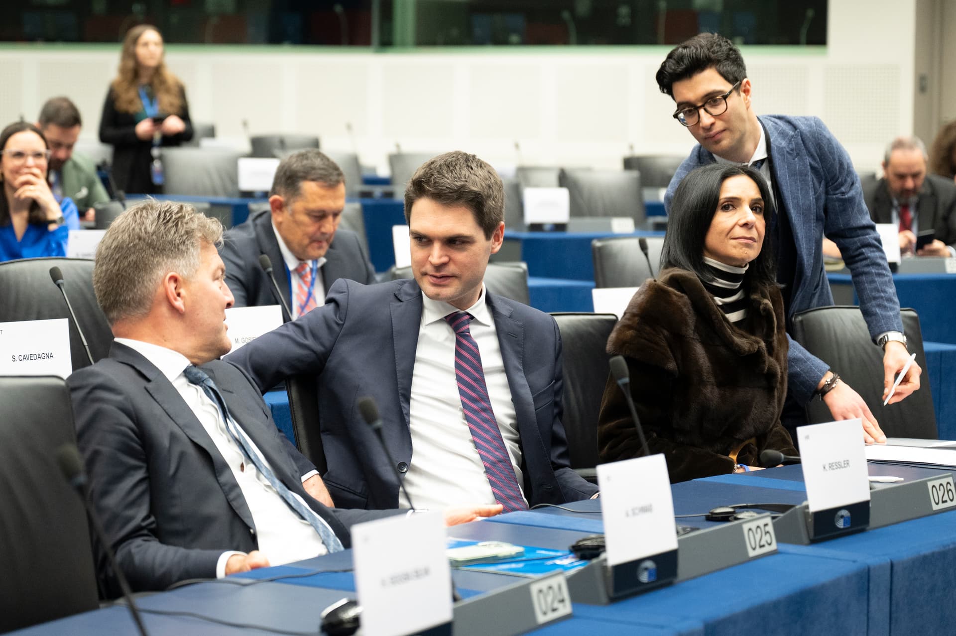 Europarlamentarii avertizează că noile planuri naționale pot decide aproape jumătate din bugetul UE