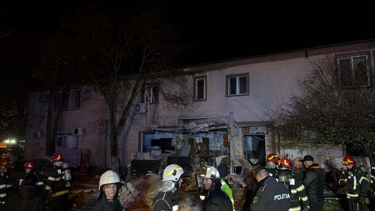 Explozie puternică într-un bloc din Buftea. Sunt șase victime. Există risc de prăbușire, blocul a fost evacuat